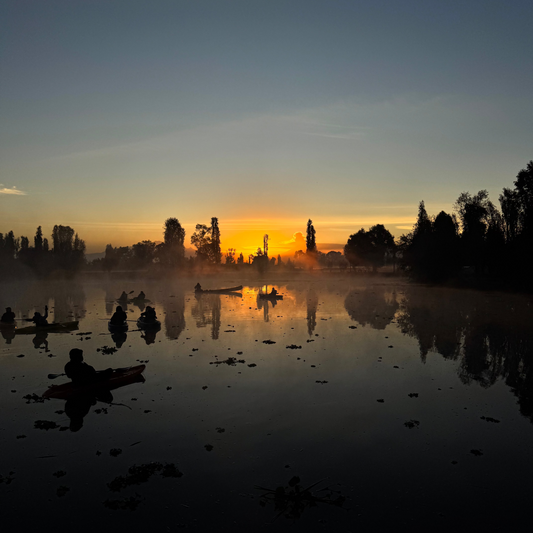 Amanecer en el lago 3 de Mayo